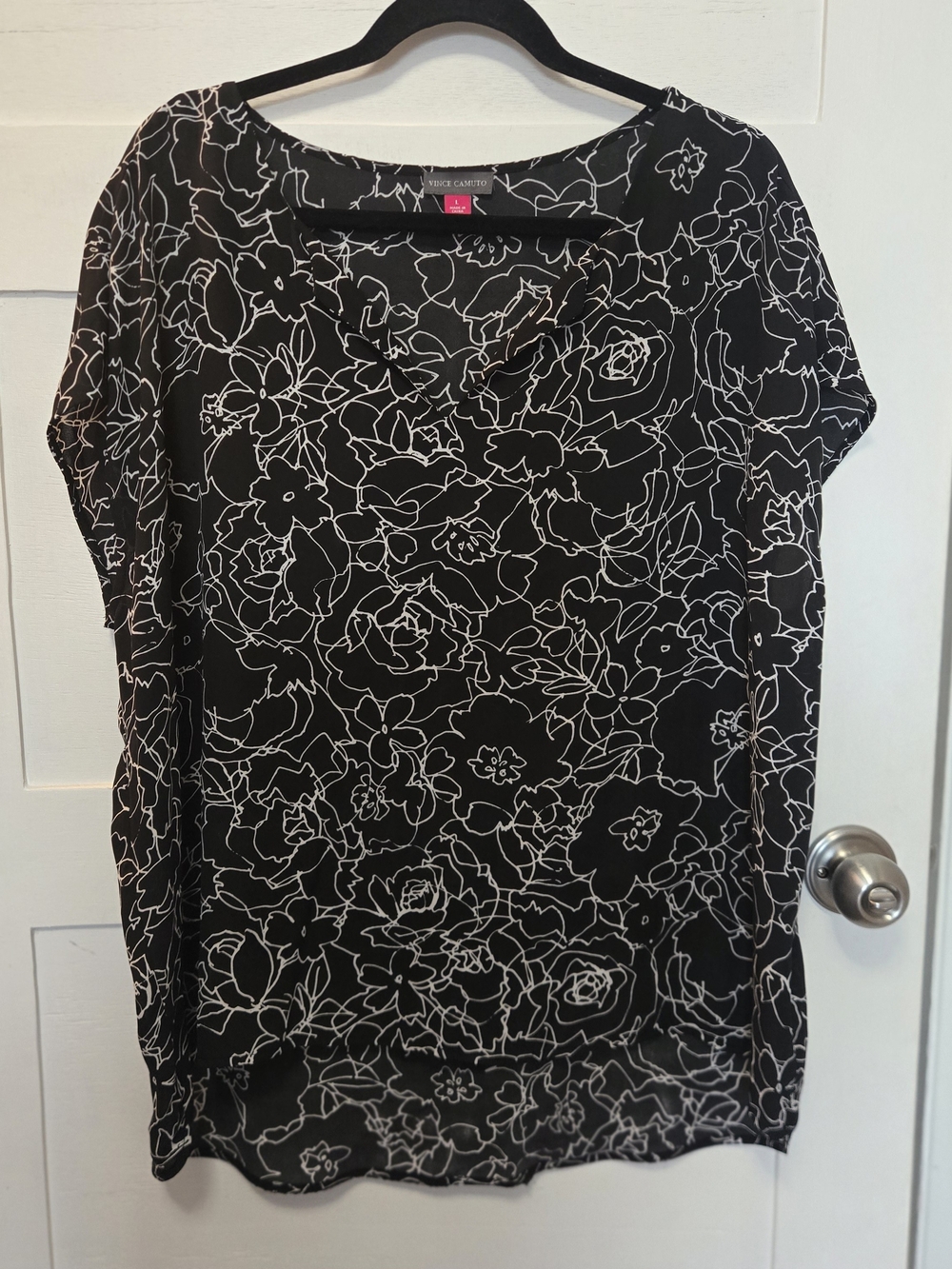Vince Camuto Black Floral Scoop Neck Blouse